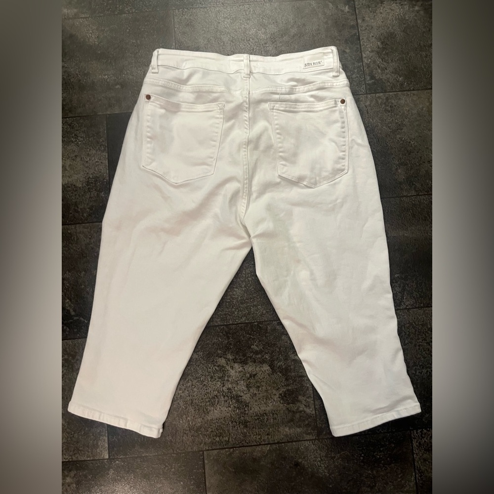 JBH* White Judy Blue Los Angeles Skinny Fit Capris - Picture 6 of 9
